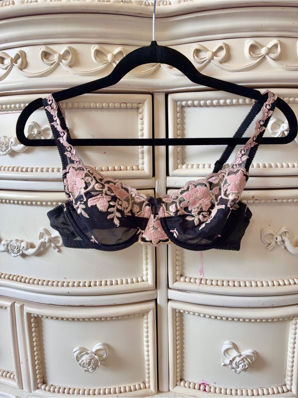 Y2K Victoria's Secret Black Bra with Pink Floral Embroidery